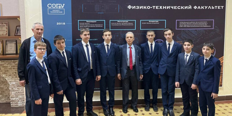 Итоговое занятие в творческом объединении «Электроника для любознательных»