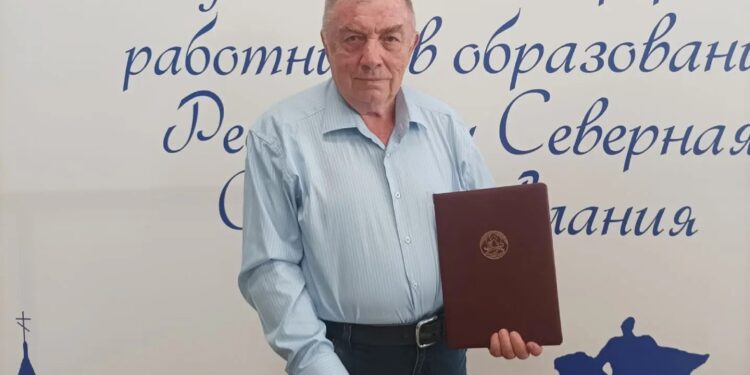 Символ преданности профессии: педагог Центра «Интеллект» -Заслуженный работник образования