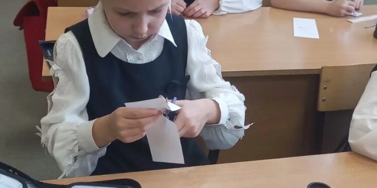 Мастер-класс по техническому моделированию на тему: «Бумажная пружина: привидение» (структурное подразделение «Центр развития творчества одаренных детей и юношества «Интеллект»)