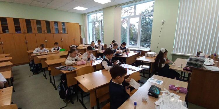 Мастер-класс по техническому моделированию на тему: «Бумажная пружина: привидение» (структурное подразделение «Центр развития творчества одаренных детей и юношества «Интеллект»)