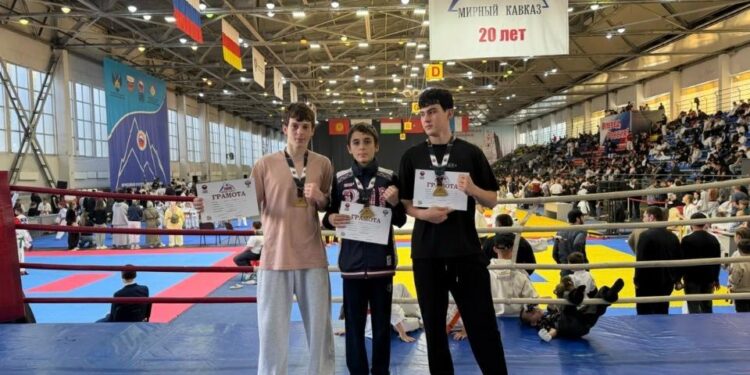 Команда юных кикбоксеров одержала победу на спортивном фестивале «Мирный Кавказ»